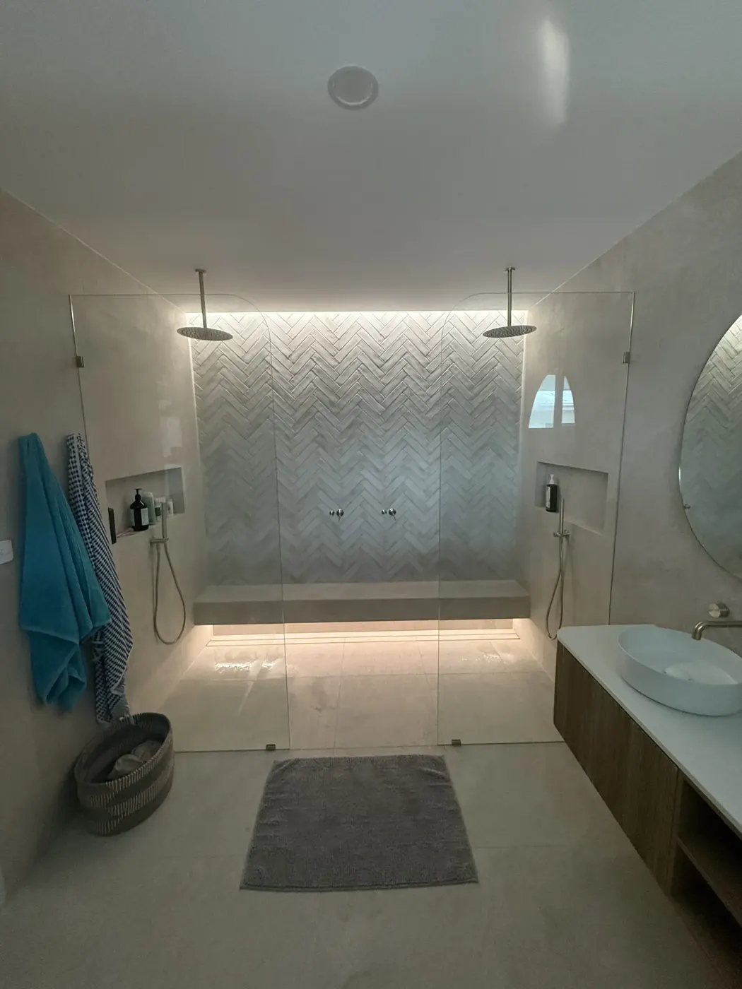 Bathrooms by MLS Projects, Cairns, photo 2